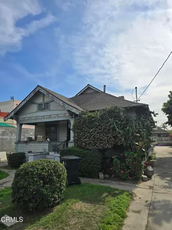$975,000 | 1020 West 42nd Place, Los Angeles, CA 90037