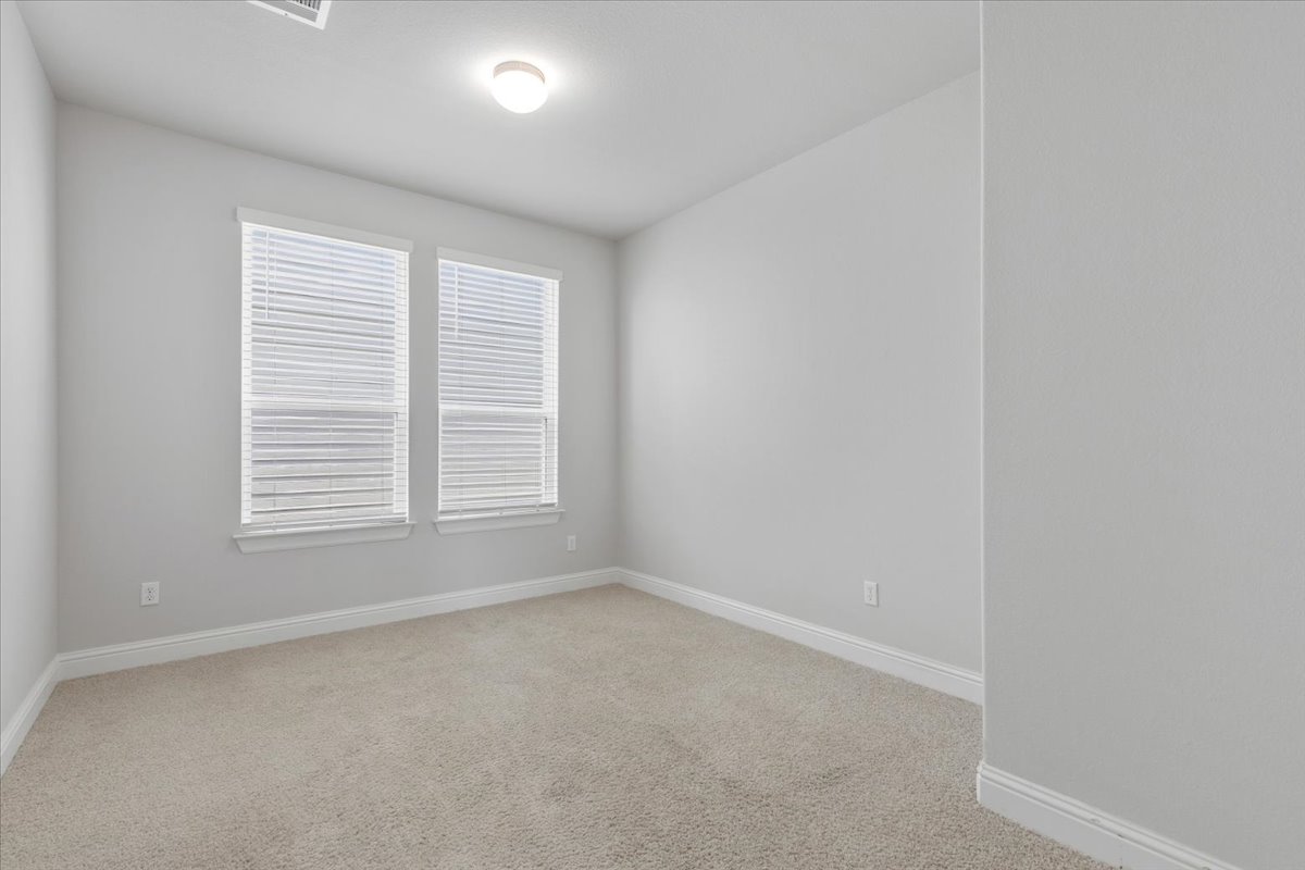101 Free Stone Drive Georgetown, TX 78628 - Photo 21 of 40 Neutral-toned wall finishes throughout