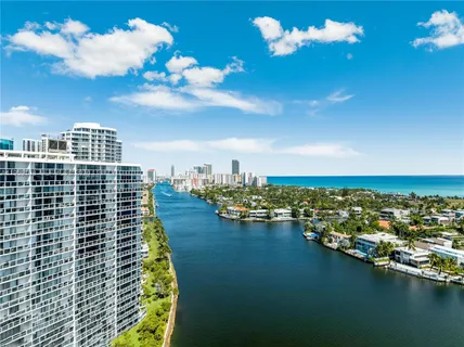 $335,000 | 20281 East Country Club Drive, Unit M6, Aventura, FL 33180