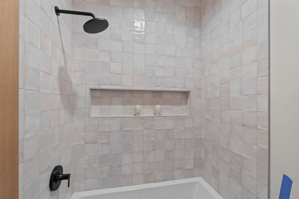 1187 Northwest Skyline Ranch Road Bend, OR 97703 - Photo 24 of 26 Photo of similar unit