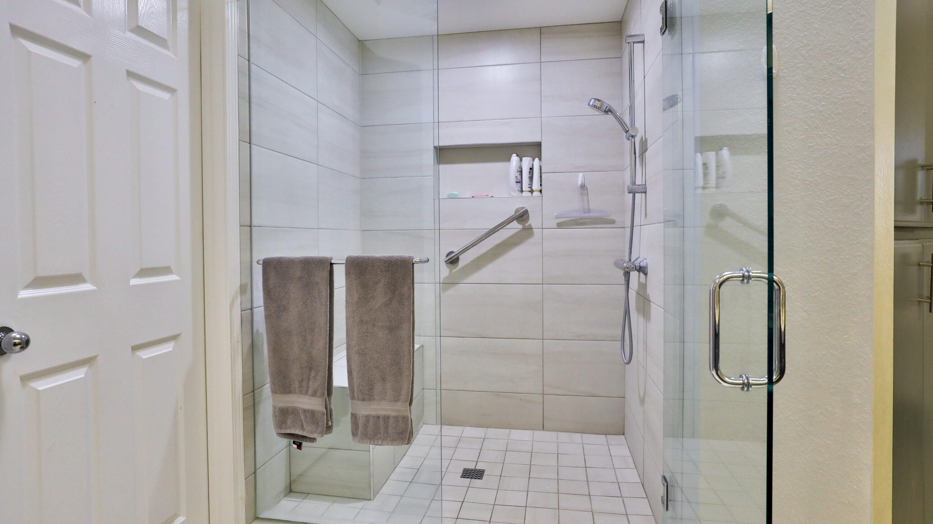 42641 Liolios Drive Palm Desert, CA 92211 - Photo 28 of 44 a bathroom with a shower