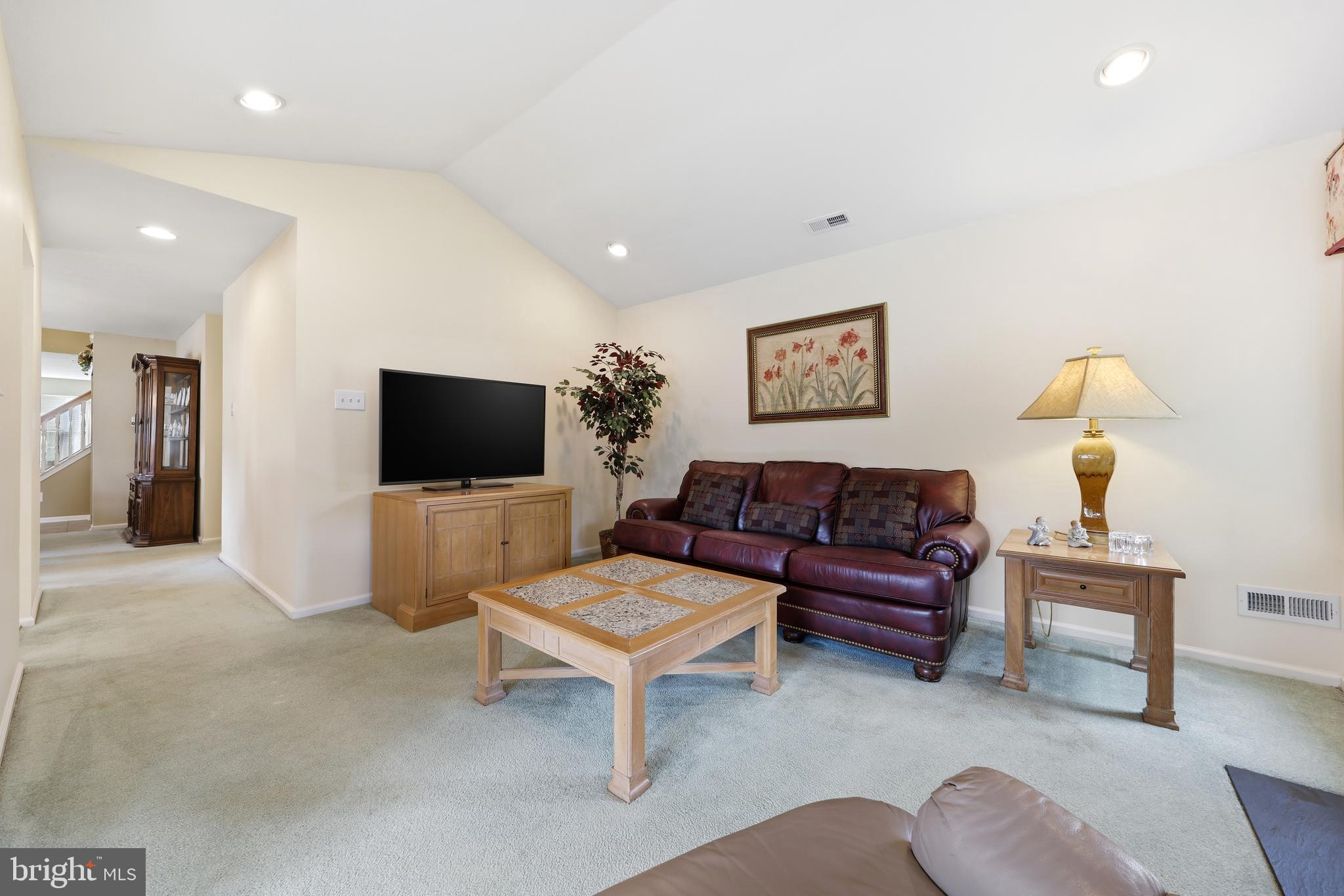 29 Autumn Lane Sewell, NJ 08080 - Photo 16 of 53 Vaulted ceiling!