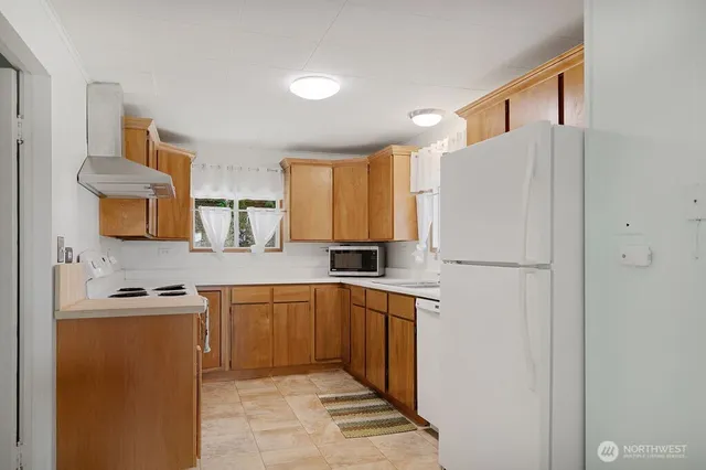 $992,500 | 17198 Viking Avenue Northwest, Poulsbo, WA 98370