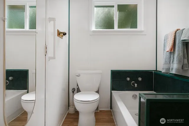 $982,500 | 17198 Viking Avenue Northwest, Poulsbo, WA 98370