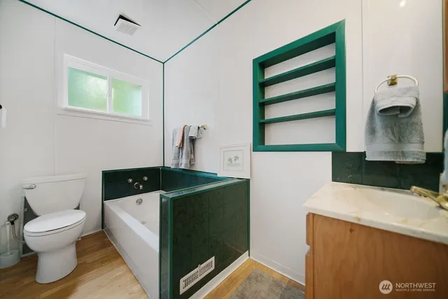 $982,500 | 17198 Viking Avenue Northwest, Poulsbo, WA 98370