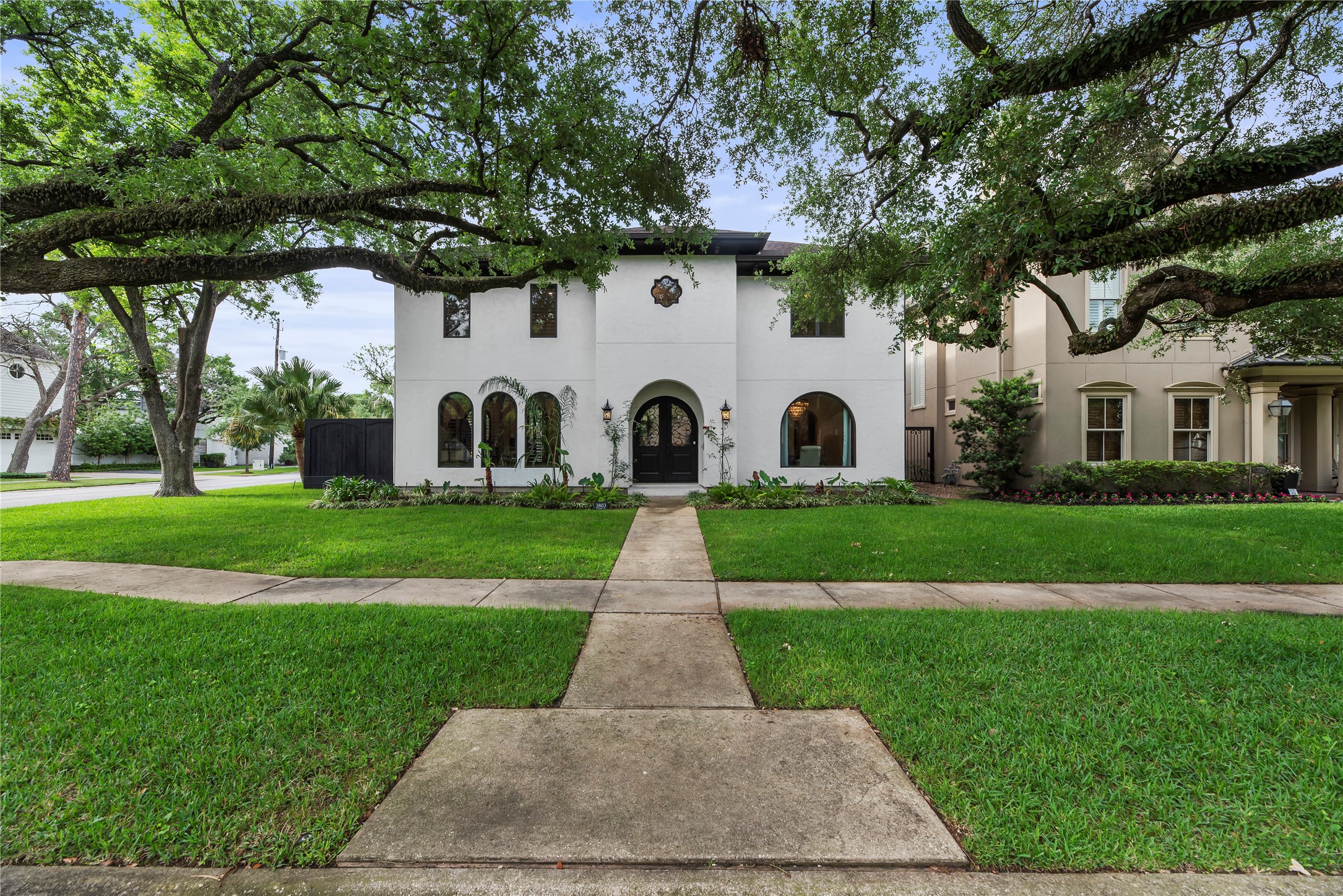 3803 Drake Street Houston, TX 77005 - Photo 32 of 32 a front view of a house with garden