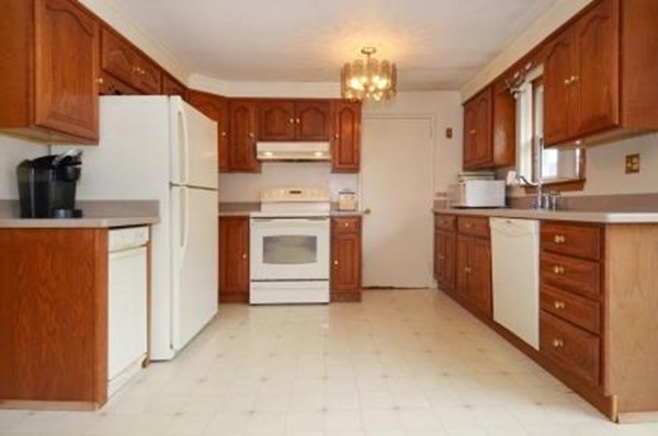 17 Reo Road Peabody, MA 01960 - Photo 12 of 28 Gallery Image 12