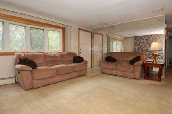 17 Reo Road Peabody, MA 01960 - Photo 8 of 28 Gallery Image 8
