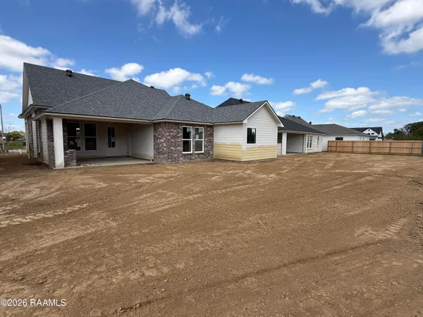 $432,630 | 107 Fountain Mdw Drive, Broussard, LA 70518