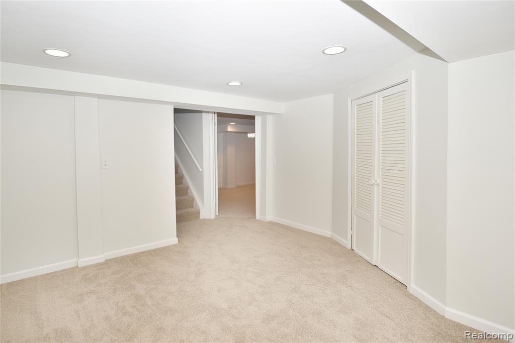 2261 Dunstable Road Birmingham, MI 48009 - Photo 27 of 39