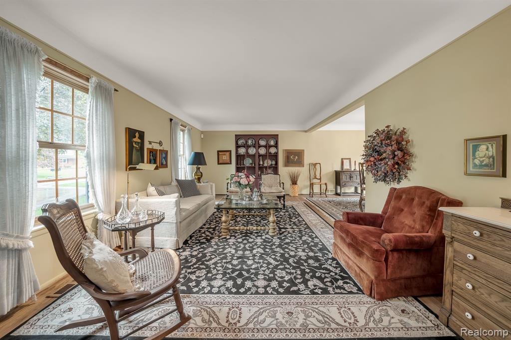 29958 Barwell Road Farmington Hills, MI 48334 - Photo 9 of 48