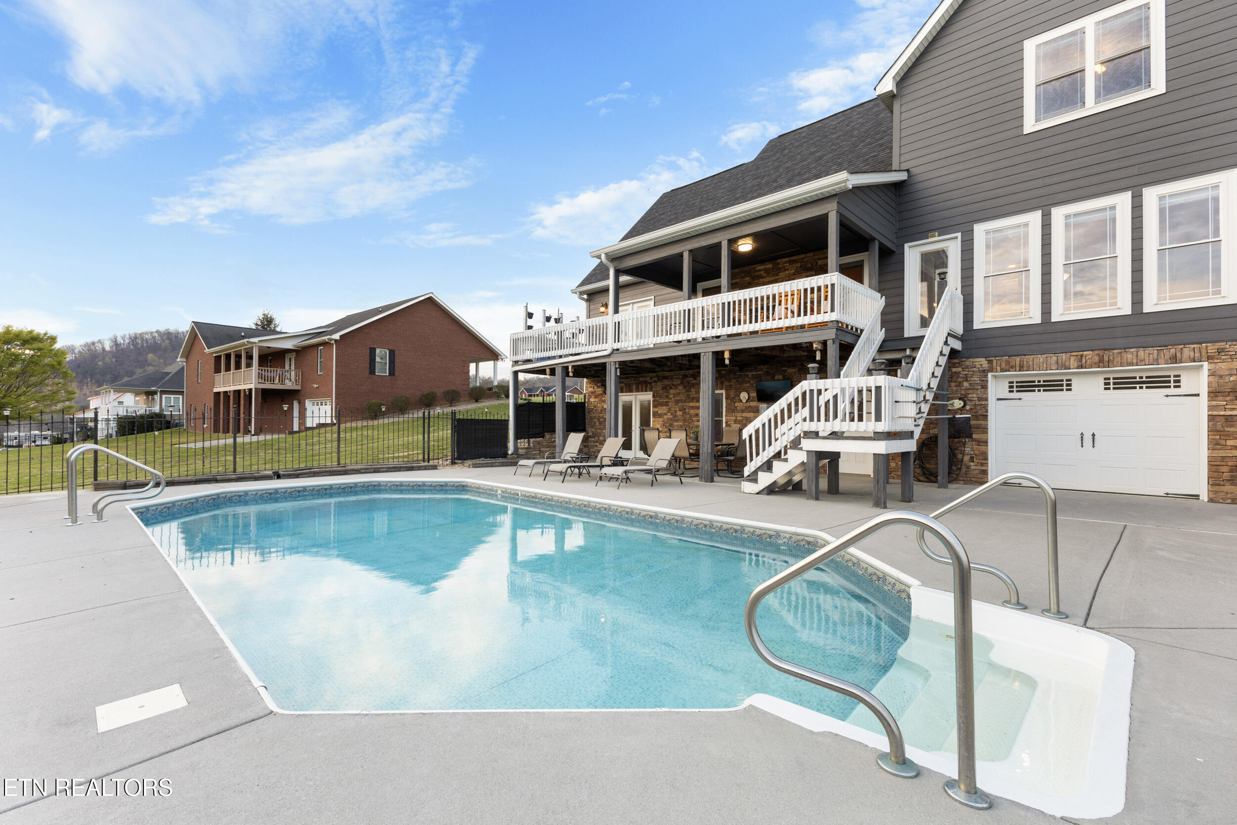 319 Coffey Heights Rutledge, TN 37861 - Photo 13 of 50 16_img_7165