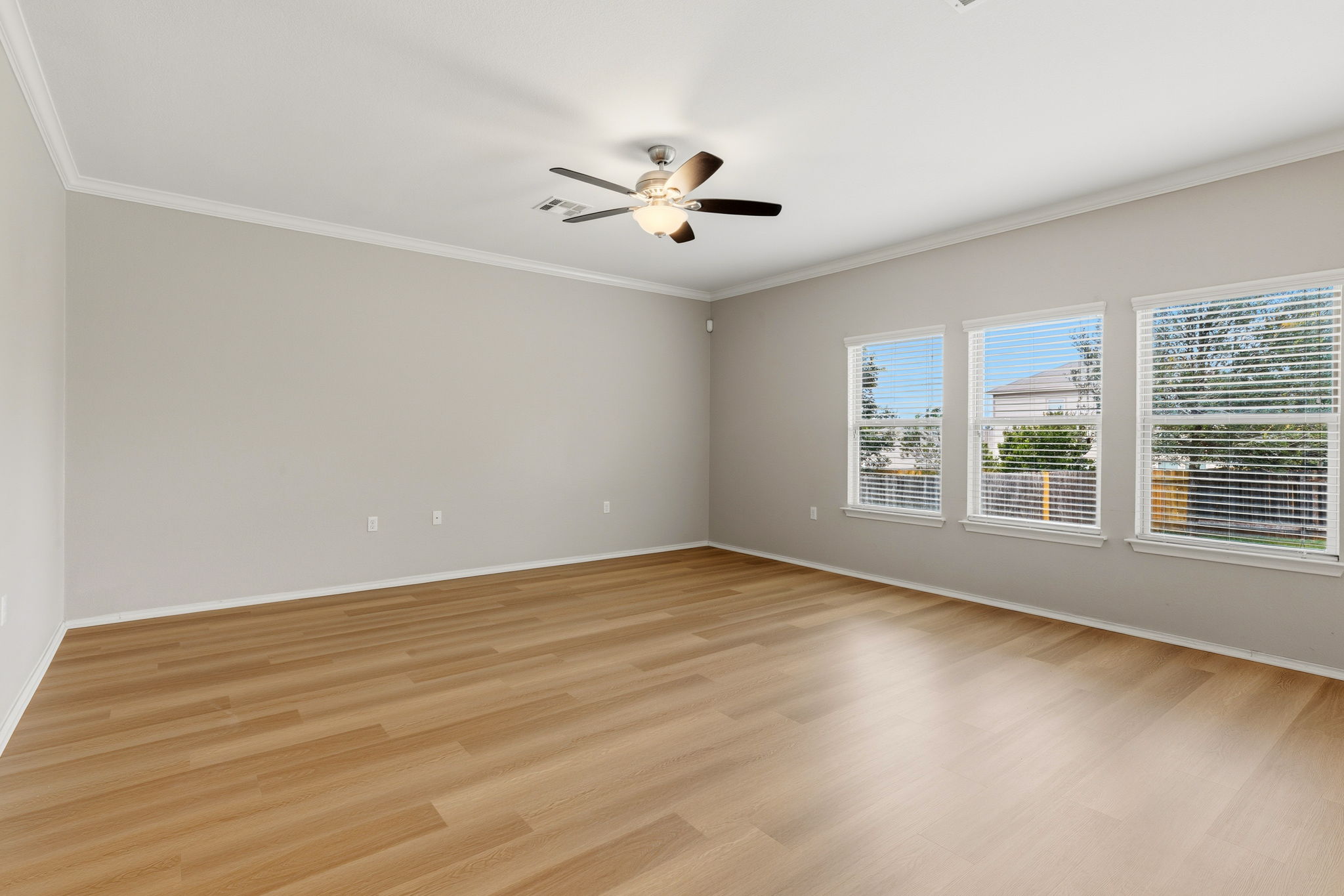 10217 Pinnacle Crest Loop Austin, TX 78747 - Photo 15 of 39