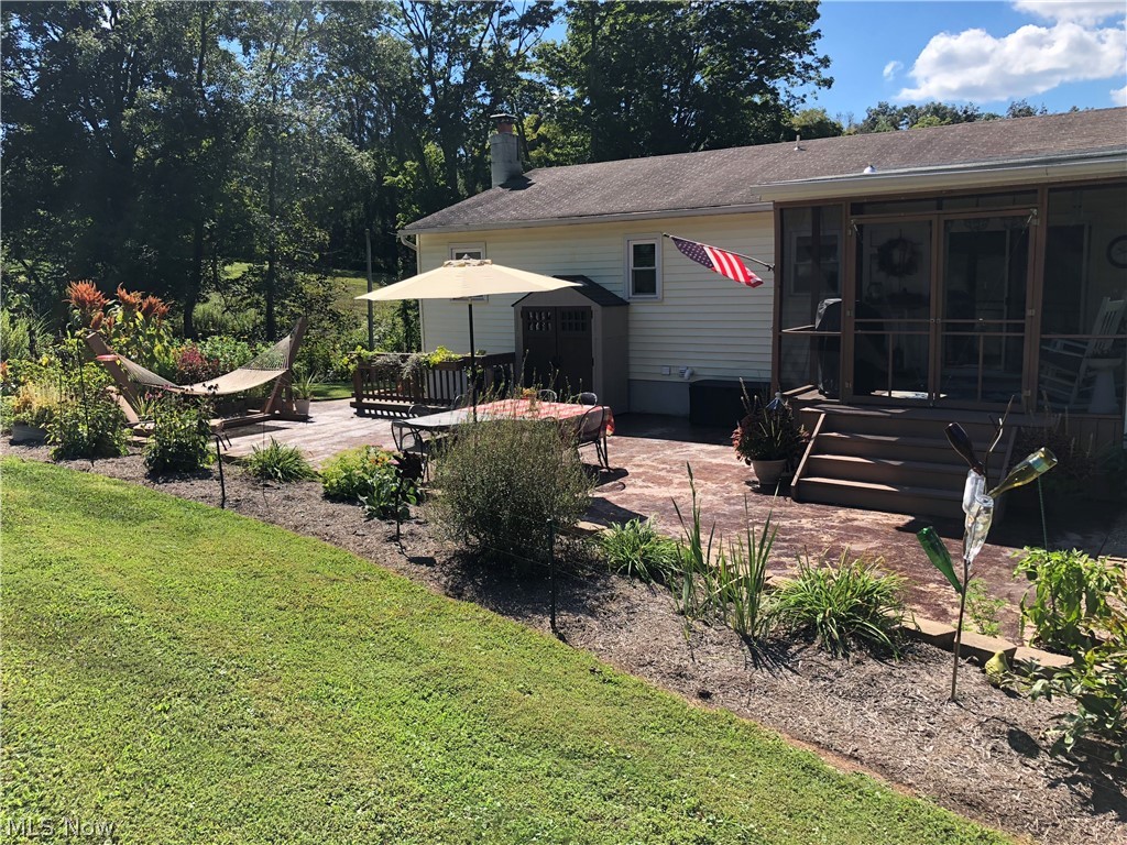 5010 Braun Road Belpre, OH 45714 - Photo 23 of 24 Landscaping