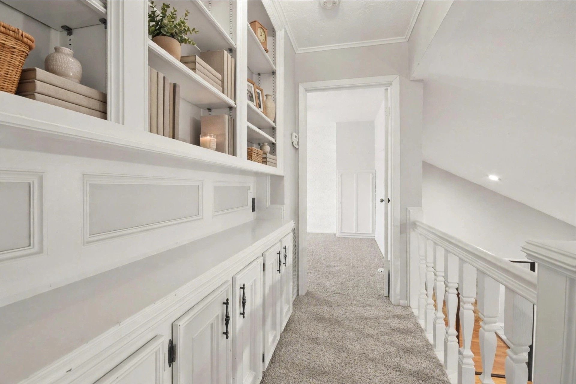 1134 Chestnut Ridge Road Houston, TX 77339 - Photo 29 of 46 Hallway (this photo was digitally staged)
