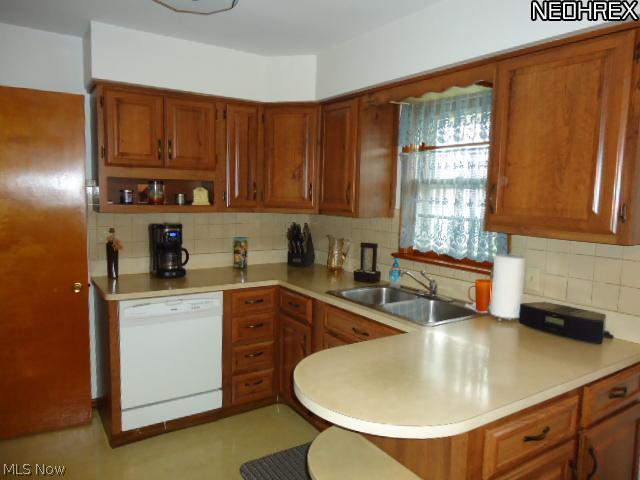 30305 Forestgrove Road Willowick, OH 44095 - Photo 4 of 11