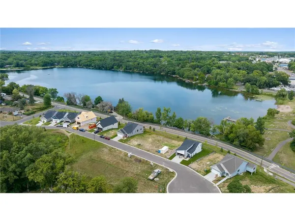 $124,900 | 221 McCarrons Place, St. Paul, MN 55113