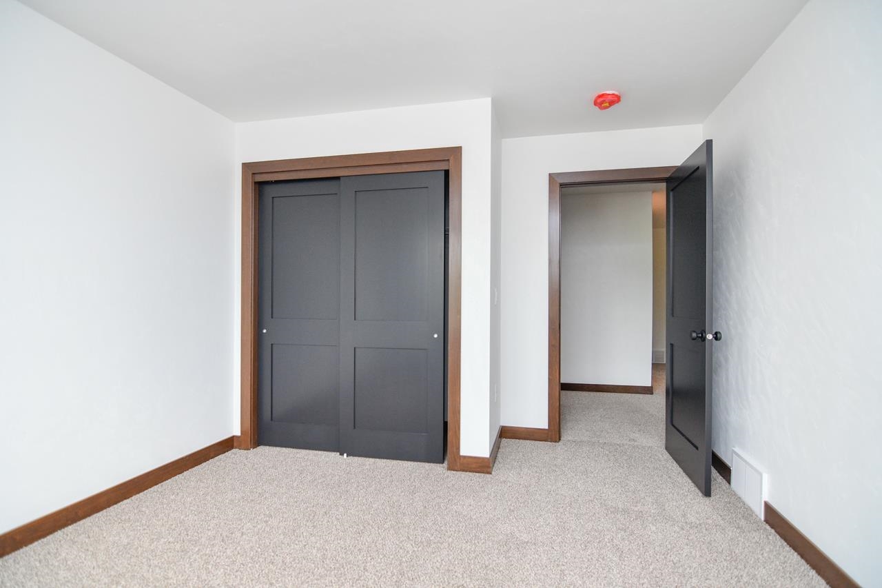 735 Hoffman Road Green Bay, WI 54301 - Photo 23 of 32