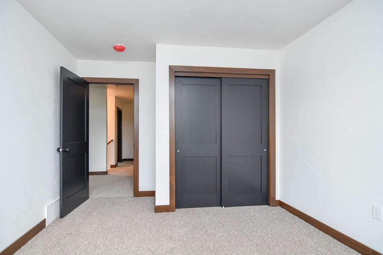 735 Hoffman Road Green Bay, WI 54301 - Photo 24 of 32