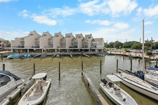 $1,475 | 3663 East NASA Parkway, Unit 403, Seabrook, TX 77586