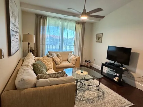 $2,400 | 822 Villa Circle, Boynton Beach, FL 33435