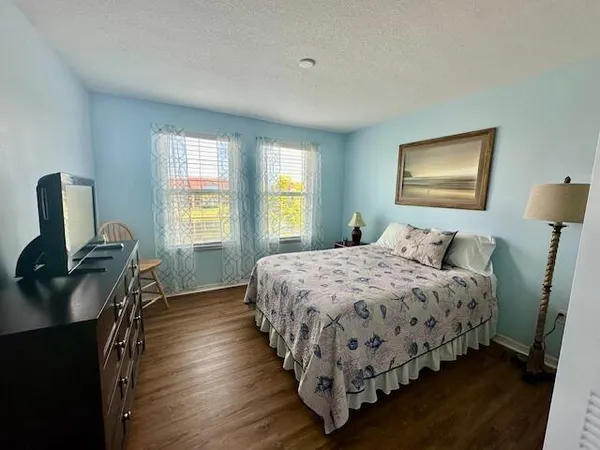 $2,400 | 822 Villa Circle, Boynton Beach, FL 33435