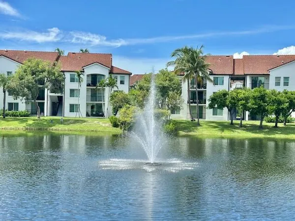 $2,400 | 822 Villa Circle, Boynton Beach, FL 33435
