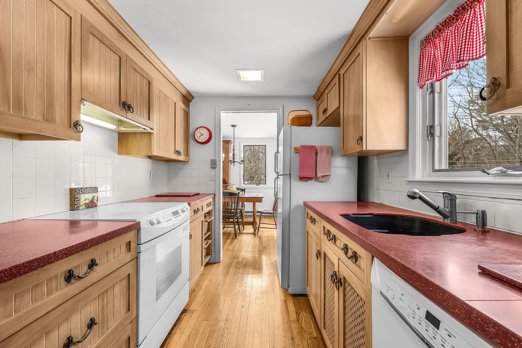29 Oak Ridge Road East Sandwich, MA 02537 - Photo 15 of 60 Kitchen