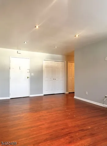 $2,500 | 2428 St Georges Avenue, Unit B6, Rahway, NJ 07065