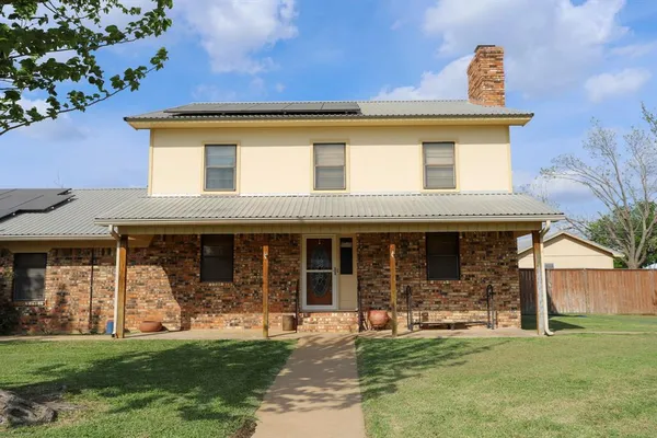 $395,000 | 303 David Davis Drive, McGregor, TX 76657