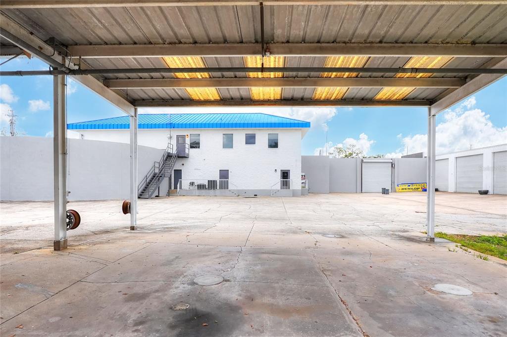 1803 3rd Street Southwest Winter Haven, FL 33880 - Photo 53 of 66 a view of a indoor garage