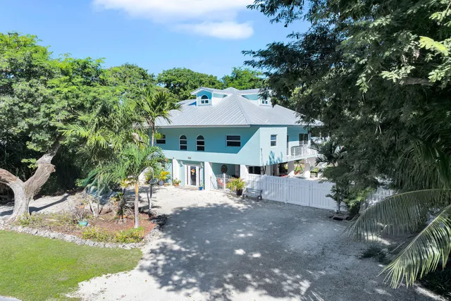 $980,000 | 593 Bonito Avenue, Key Largo, FL 33037