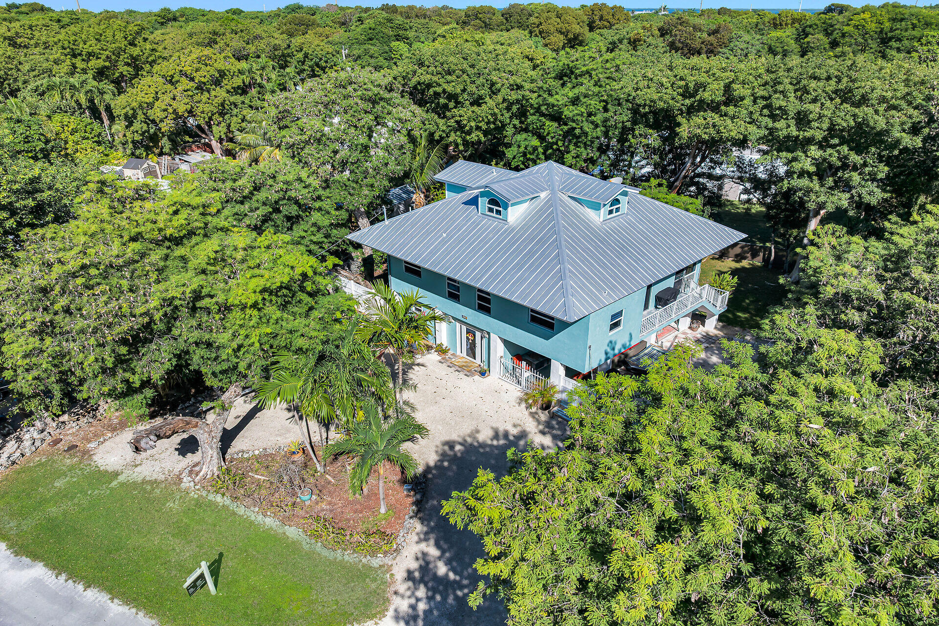 593 Bonito Avenue Key Largo, FL 33037 - Photo 2 of 72 virtual-tour-360370-03