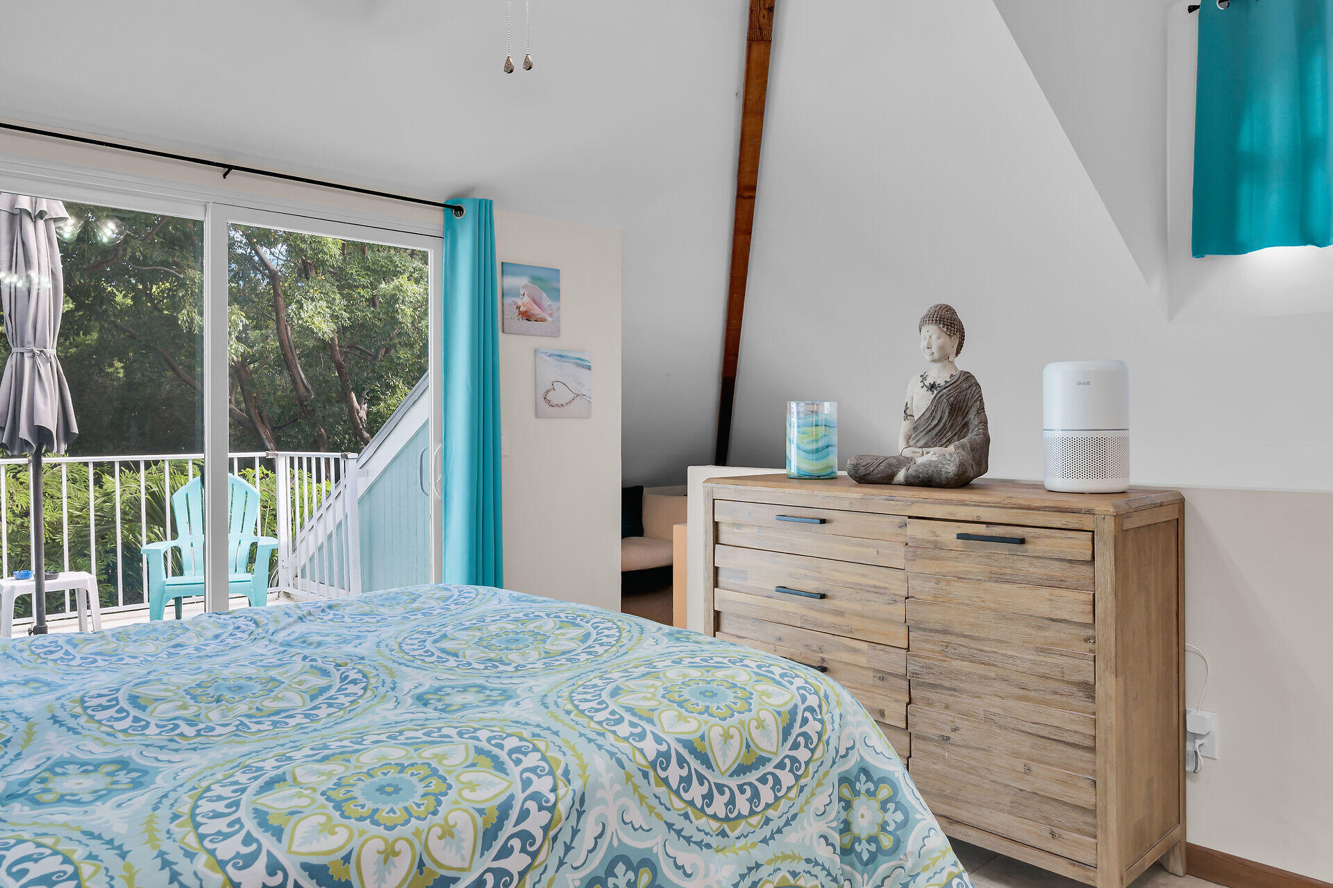 593 Bonito Avenue Key Largo, FL 33037 - Photo 39 of 72 a bedroom with a bed and large window