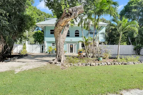 $980,000 | 593 Bonito Avenue, Key Largo, FL 33037