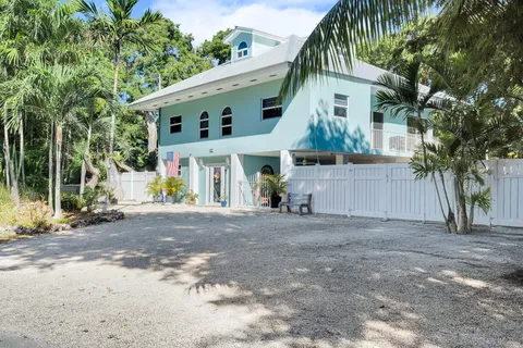 $980,000 | 593 Bonito Avenue, Key Largo, FL 33037