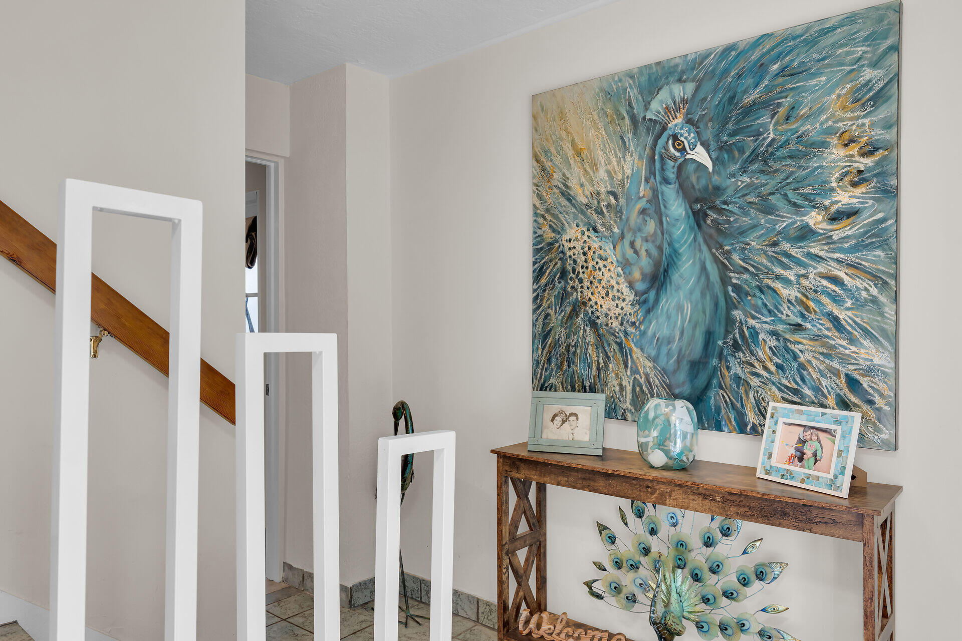 593 Bonito Avenue Key Largo, FL 33037 - Photo 9 of 72 a view of entryway with paintings on the wall