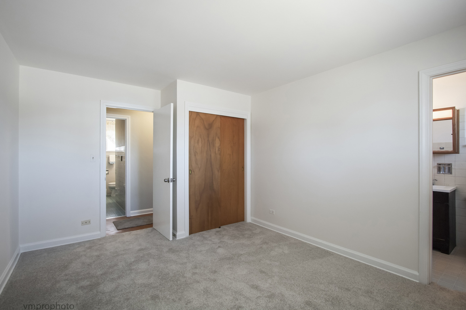 61 Miller Road Lake Zurich, IL 60047 - Photo 11 of 31 an empty room with closet