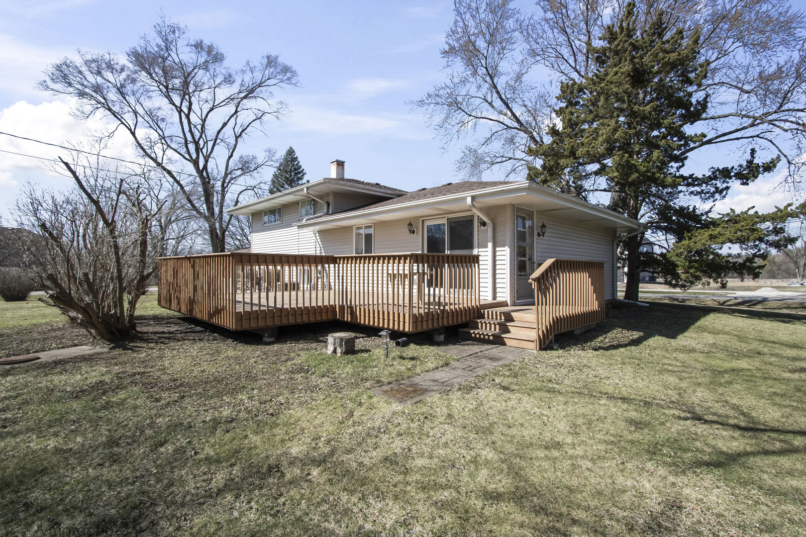 61 Miller Road Lake Zurich, IL 60047 - Photo 23 of 31 a view of a house with a yard