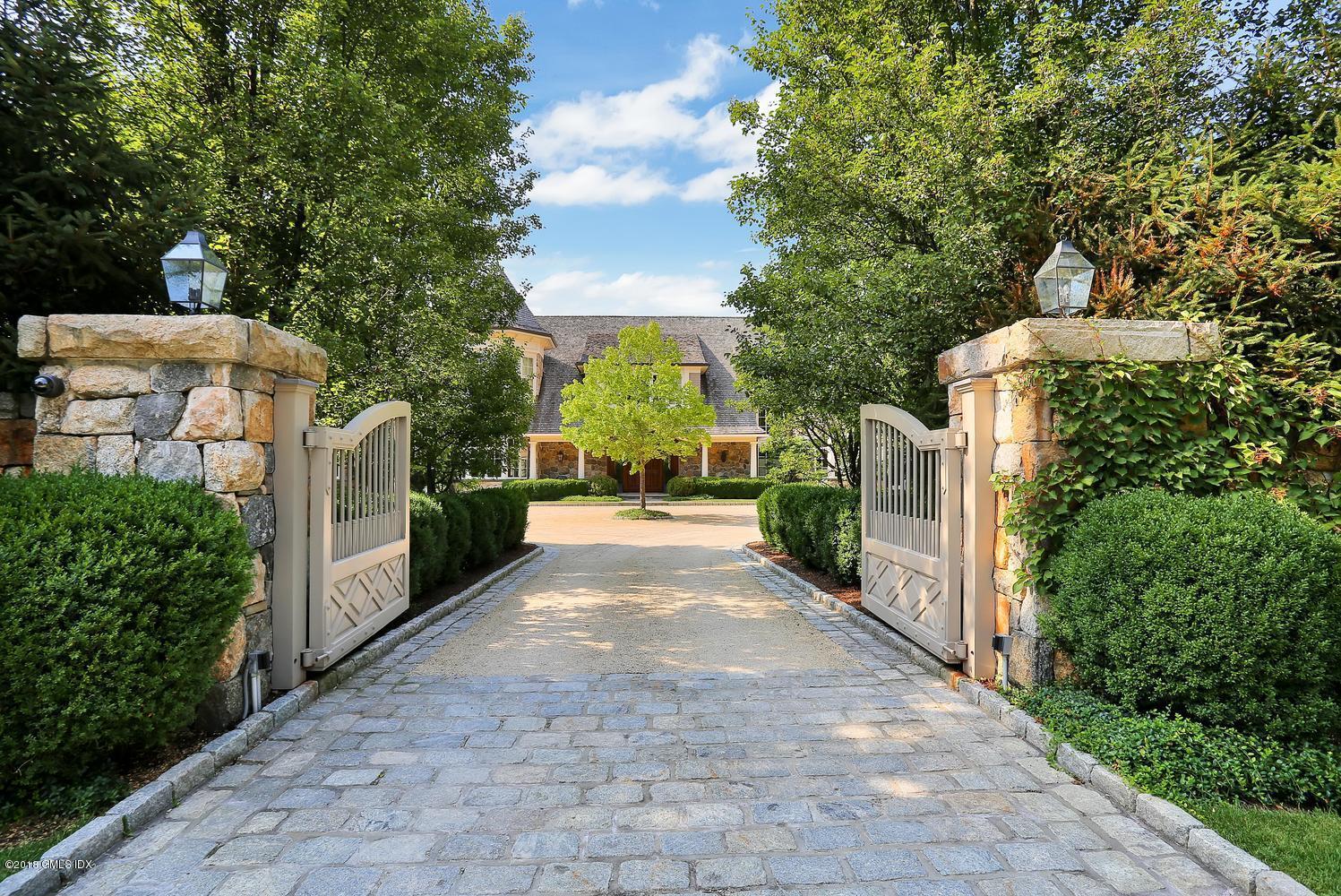 35 Close Road Greenwich, CT 06831 - Photo 6 of 78 6 Gated Front Entrance 2