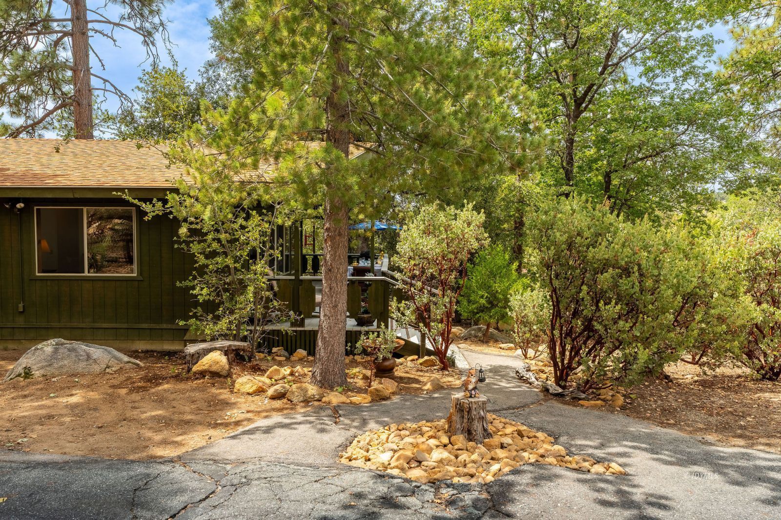 25461 Glen Road Idyllwild, CA 92549 - Photo 3 of 41 Level walkway to the front deck