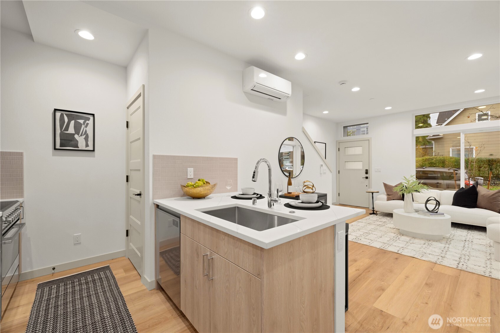 7005 9th Avenue Northeast Seattle, WA 98115 - Photo 11 of 28