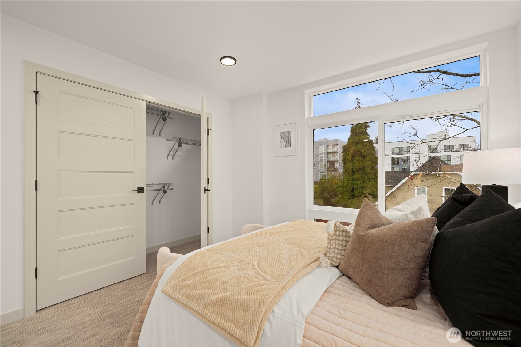 7005 9th Avenue Northeast Seattle, WA 98115 - Photo 20 of 28