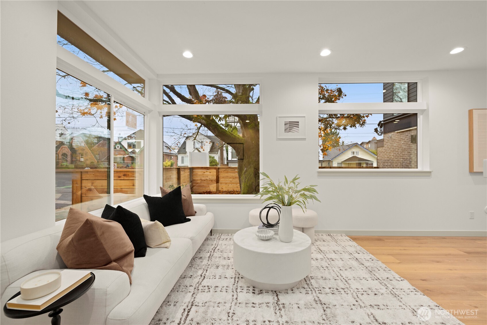 7005 9th Avenue Northeast Seattle, WA 98115 - Photo 6 of 28