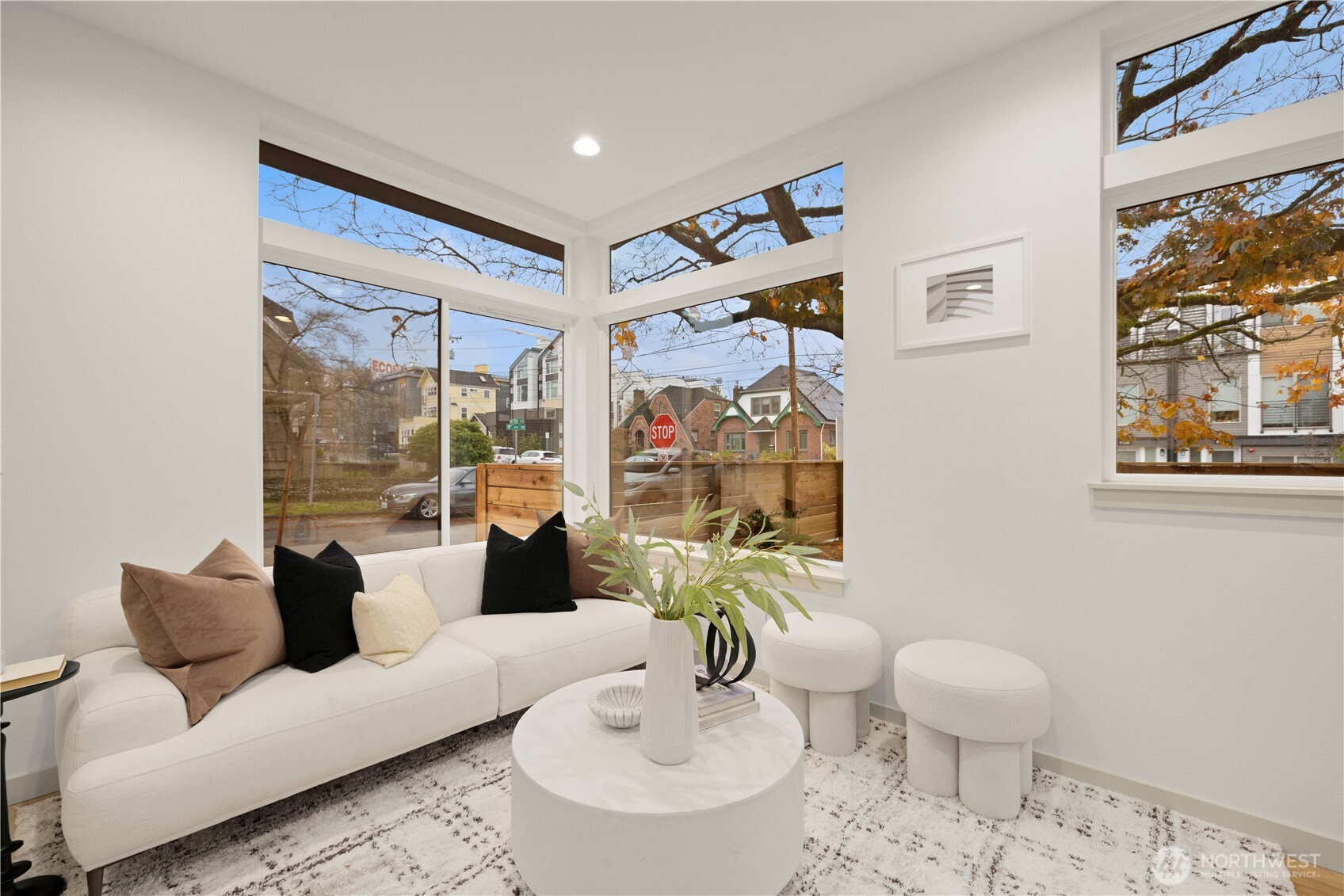 7005 9th Avenue Northeast Seattle, WA 98115 - Photo 7 of 28