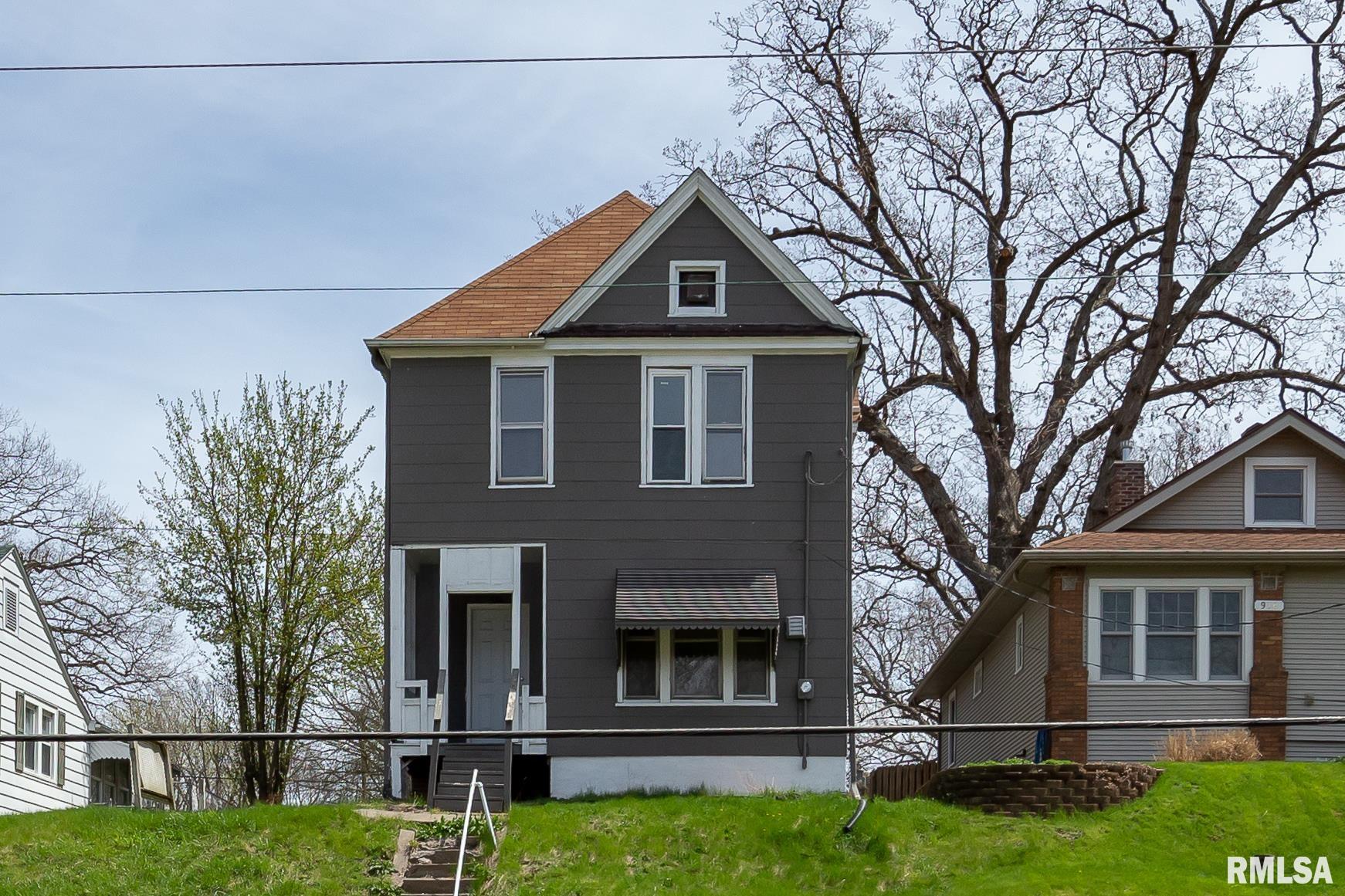 914 25th Street Moline, IL 61265 - Photo 1 of 25 Gallery Image 1
