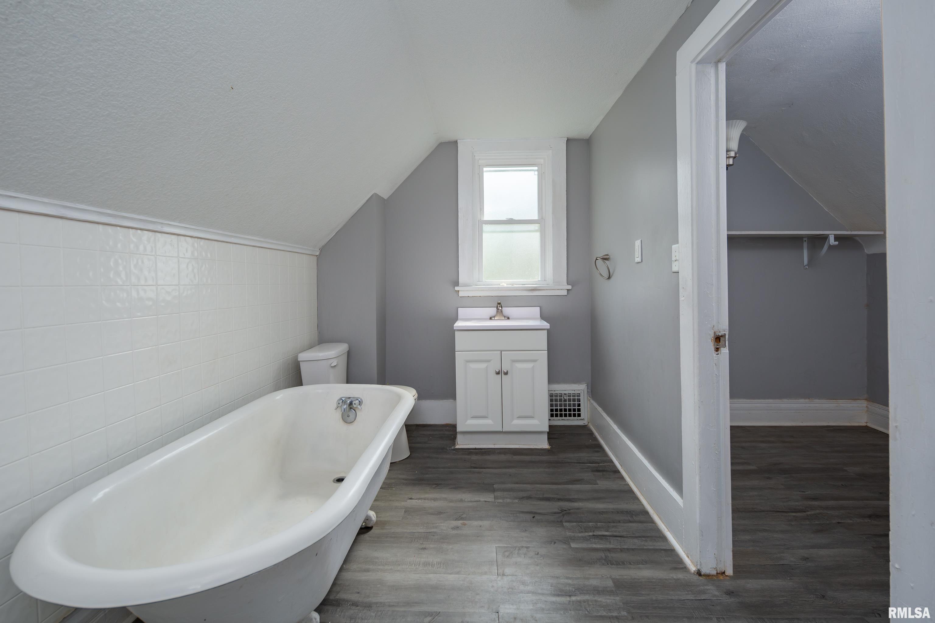 914 25th Street Moline, IL 61265 - Photo 20 of 25 Gallery Image 20