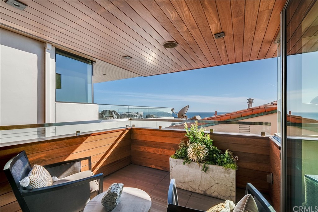 2615 Crest Drive Manhattan Beach, CA 90266 - Photo 16 of 49