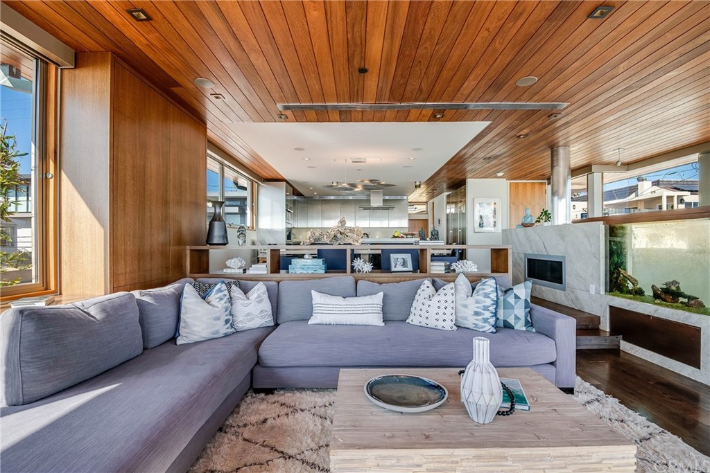 2615 Crest Drive Manhattan Beach, CA 90266 - Photo 4 of 49