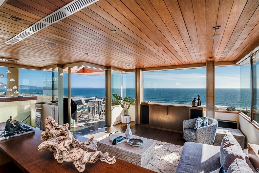 2615 Crest Drive Manhattan Beach, CA 90266 - Photo 5 of 49